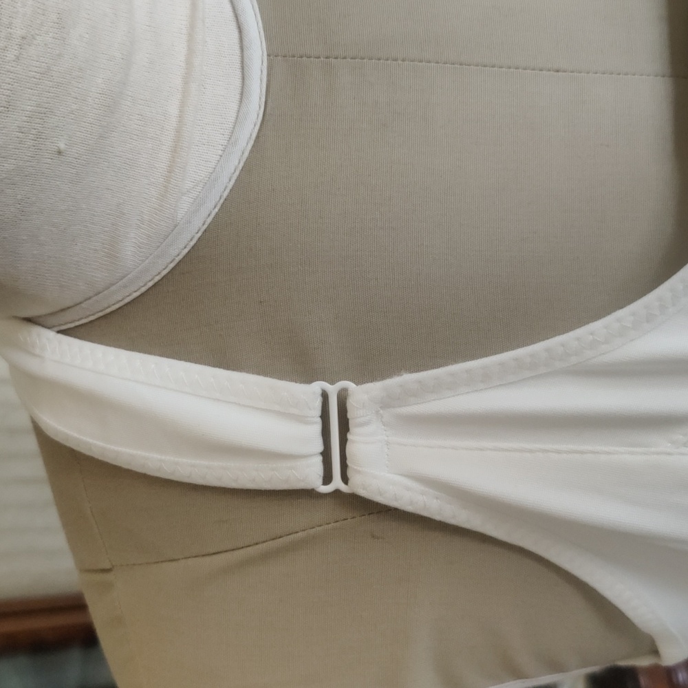 2 bras with adjustable shoulder and chest straps 2XL - Picture 7 of 14